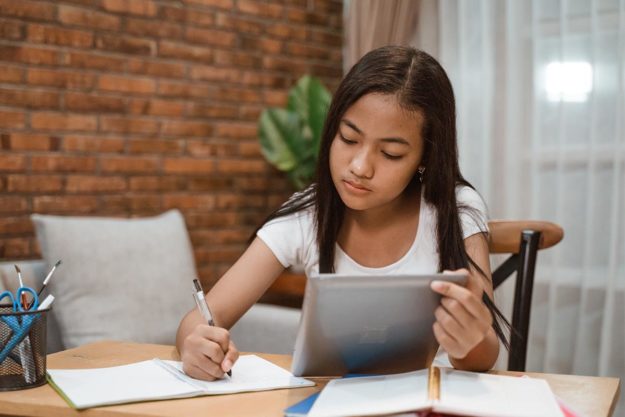 Top Learning Resources For Children With Autism child learning from the top learning resources for children with autism