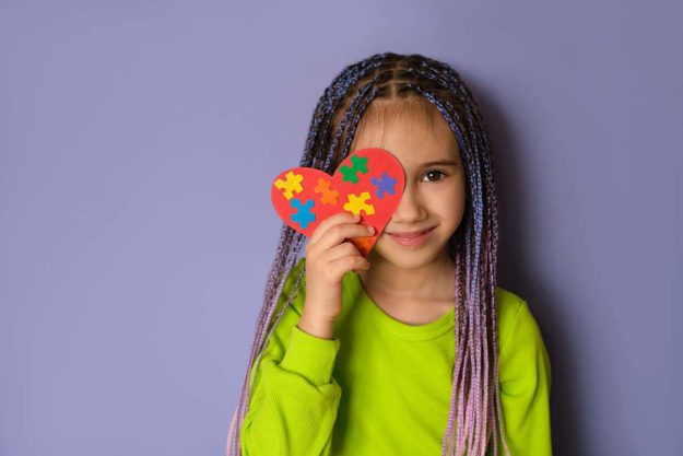 Signs-of-Nonverbal-Autism-in-Children a child with nonverbal autism thrives in other ways thanks to autism treatment and coaching